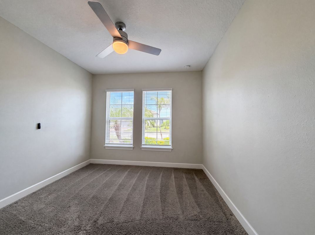 Photo 11 of 31 of 4516 Crestpoint Way, Palmetto, FL