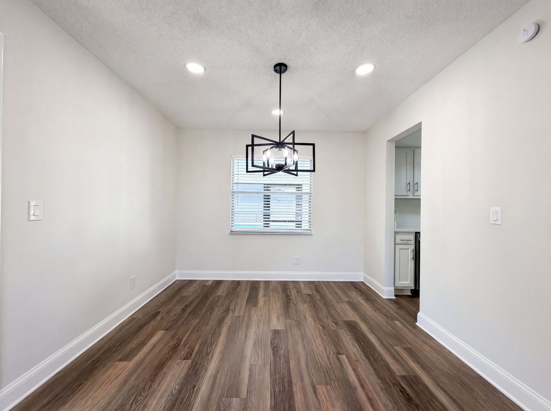 Photo 7 of 22 of 8351 Kipling Ct, Jacksonville, FL