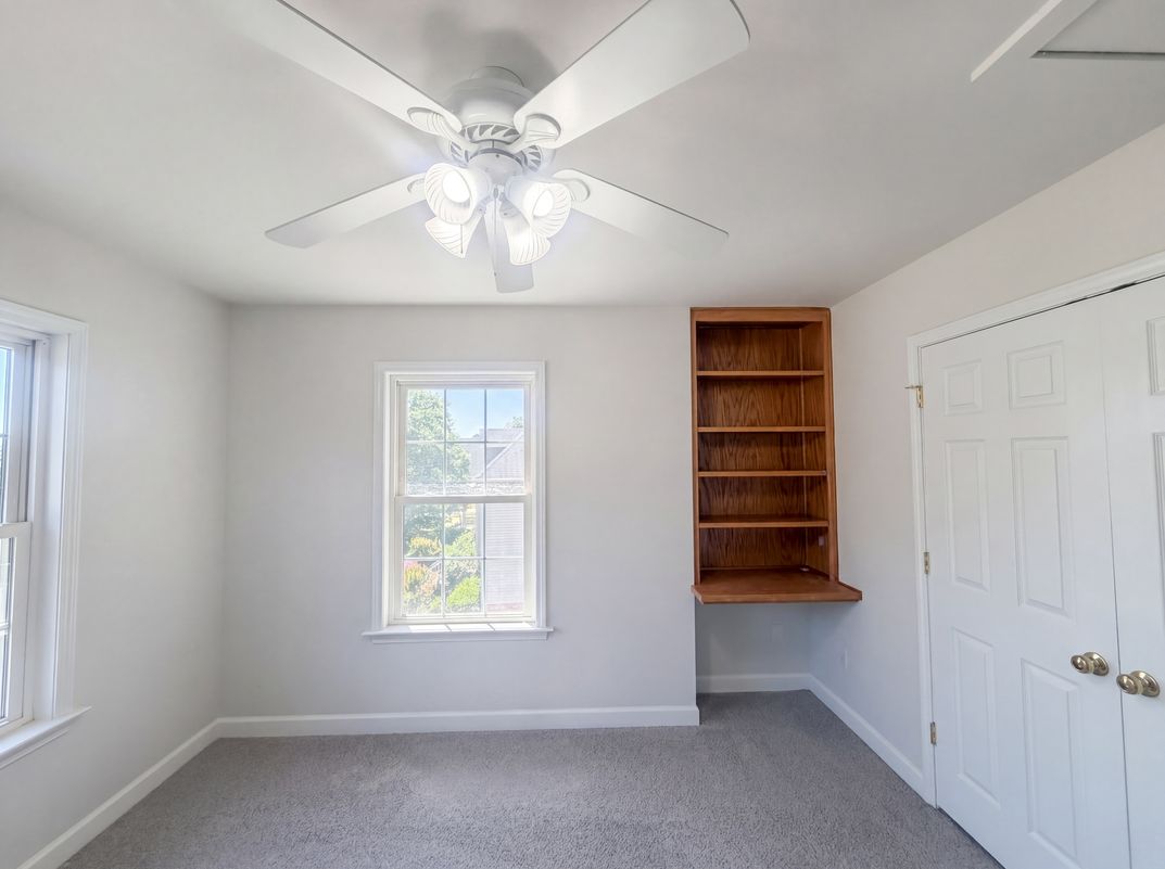 Photo 18 of 33 of 6120 Tennyson Dr, Kernersville, NC