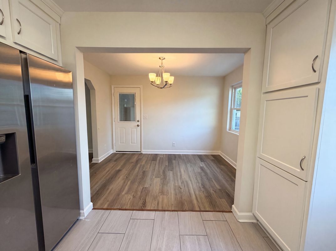 Photo 8 of 20 of 6543 Aires Rd, Jacksonville, FL