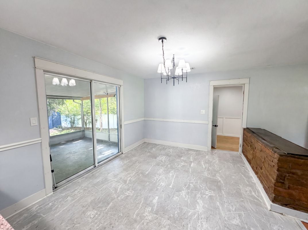 Photo 9 of 21 of 820 E Wisconsin Ave, Deland, FL