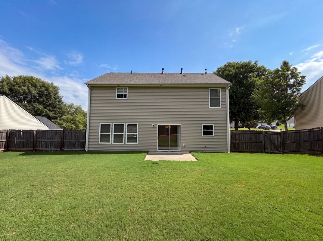 Photo 5 of 44 of 4636 Pine Acre Cir, Sugar Hill, GA