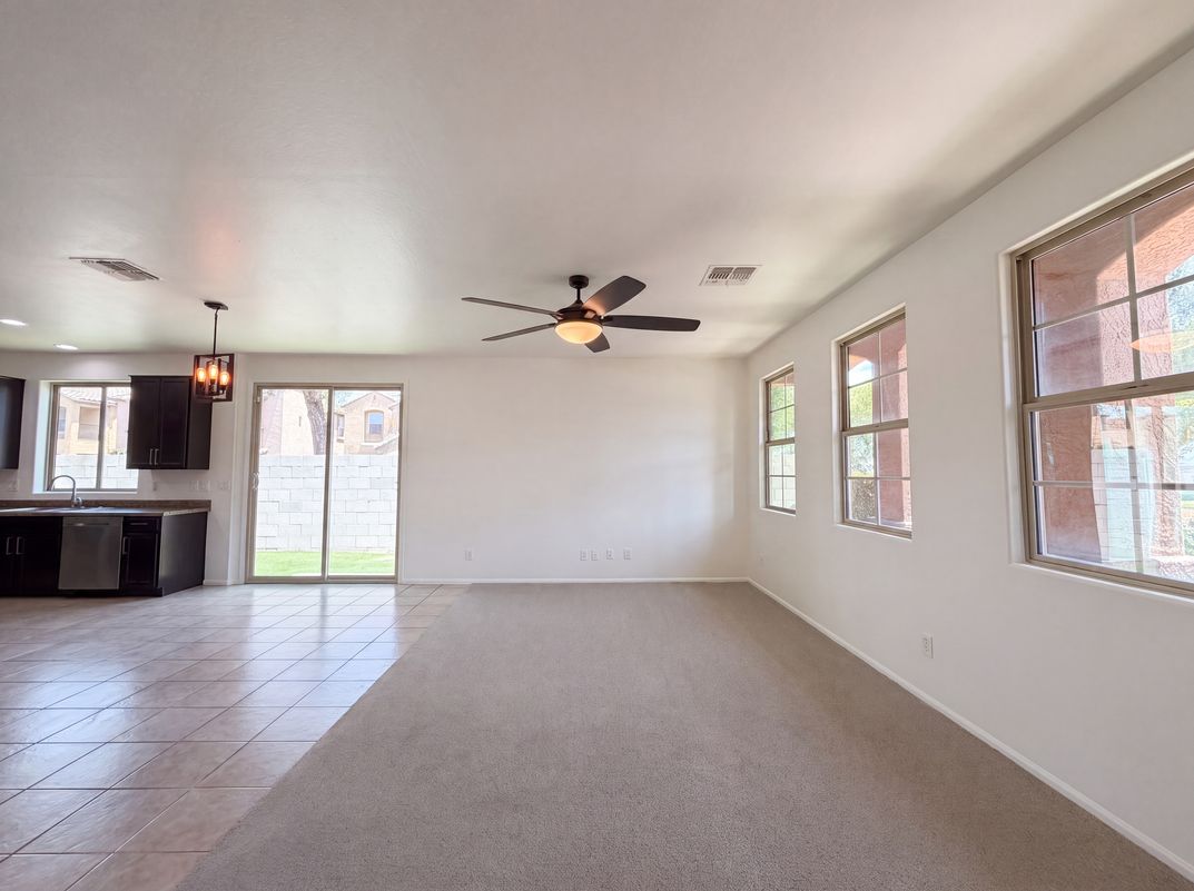 Photo 7 of 27 of 7730 W Giles Rd, Phoenix, AZ