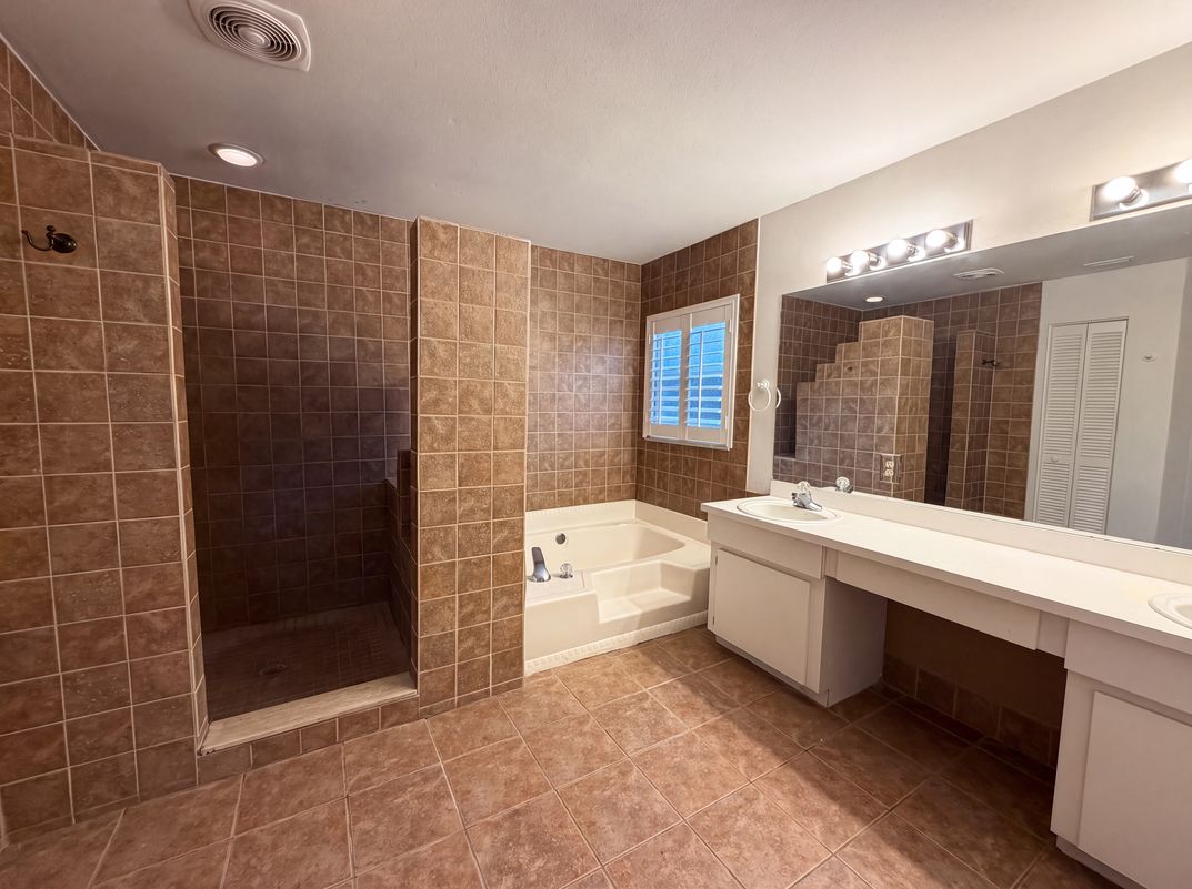 Photo 13 of 22 of 1701 Larabie Ct, Brandon, FL