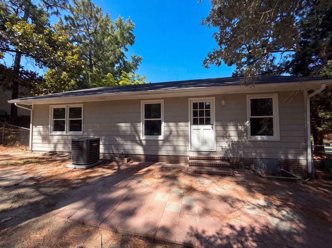 Photo 5 of 15 of 5314 Westminster Dr, Fayetteville, NC