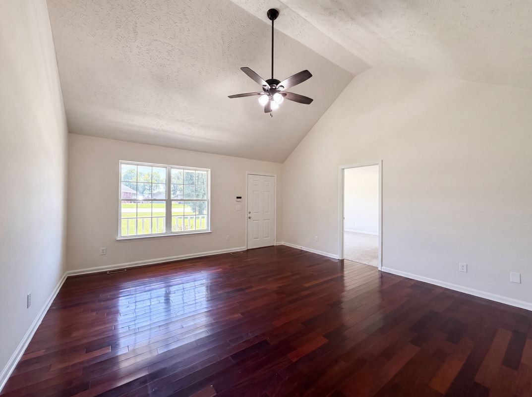 Photo 3 of 28 of 125 Ivanhoe Ct, Murfreesboro, TN