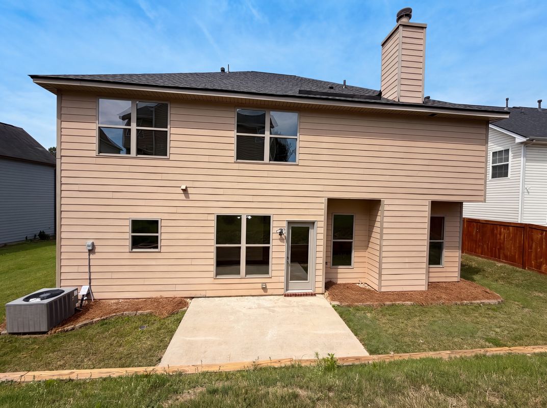 Photo 5 of 27 of 4440 Prather Son Dr, Loganville, GA