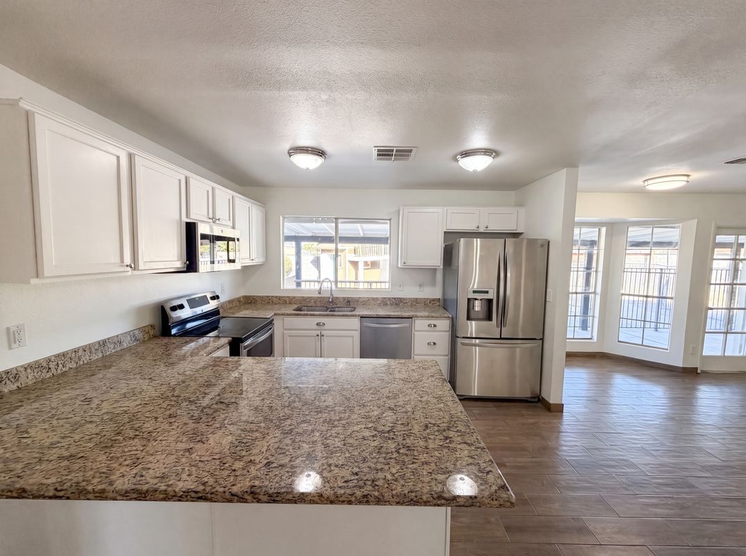 Photo 12 of 30 of 7120 W Leith Ln, Peoria, AZ