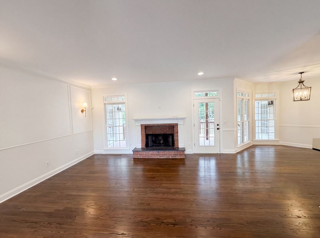 Photo 3 of 30 of 2298 Camden Dr SW, Marietta, GA