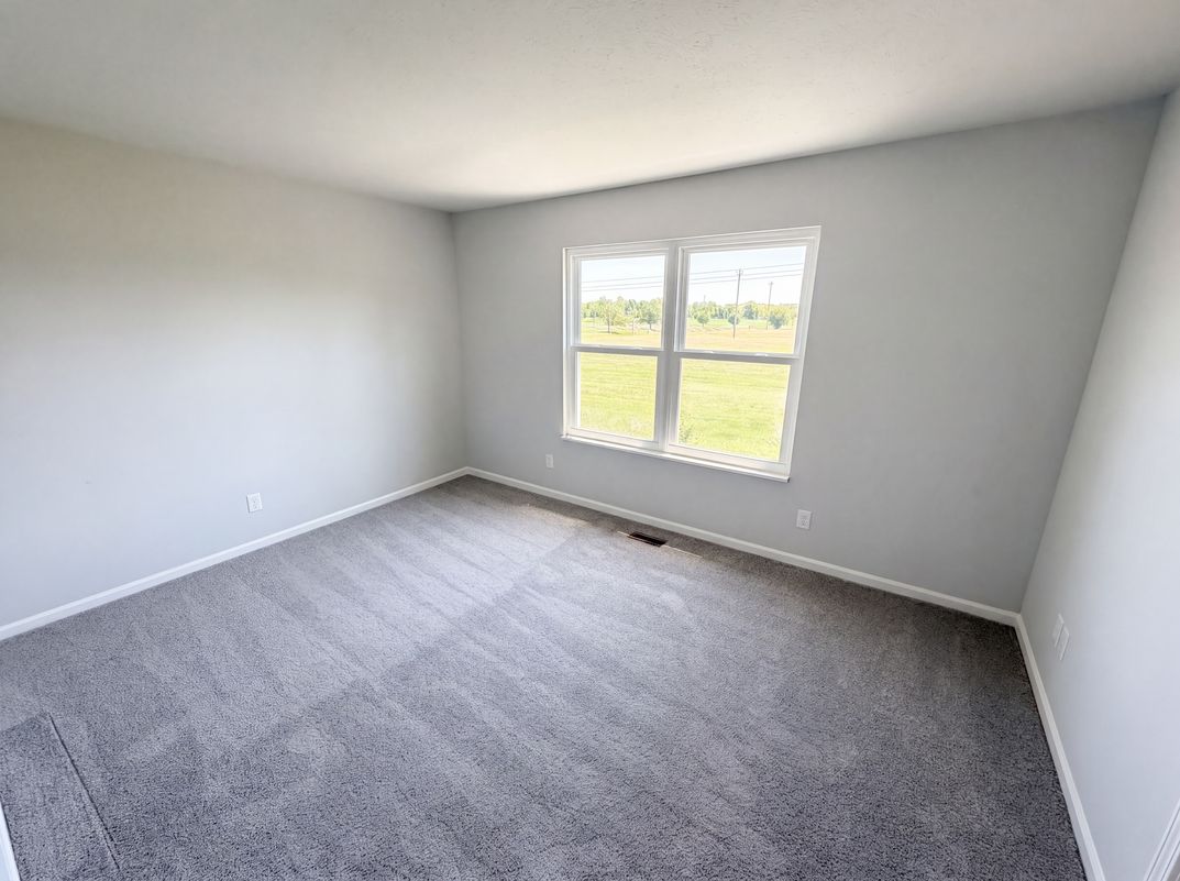 Photo 18 of 28 of 2219 Rolling Oak Dr, Indianapolis, IN