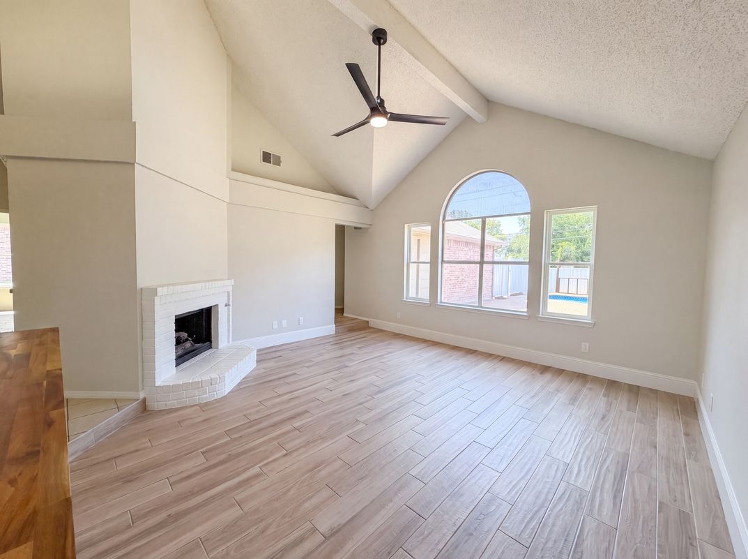 Photo 10 of 25 of 713 Lake Bluff Dr, Flower Mound, TX