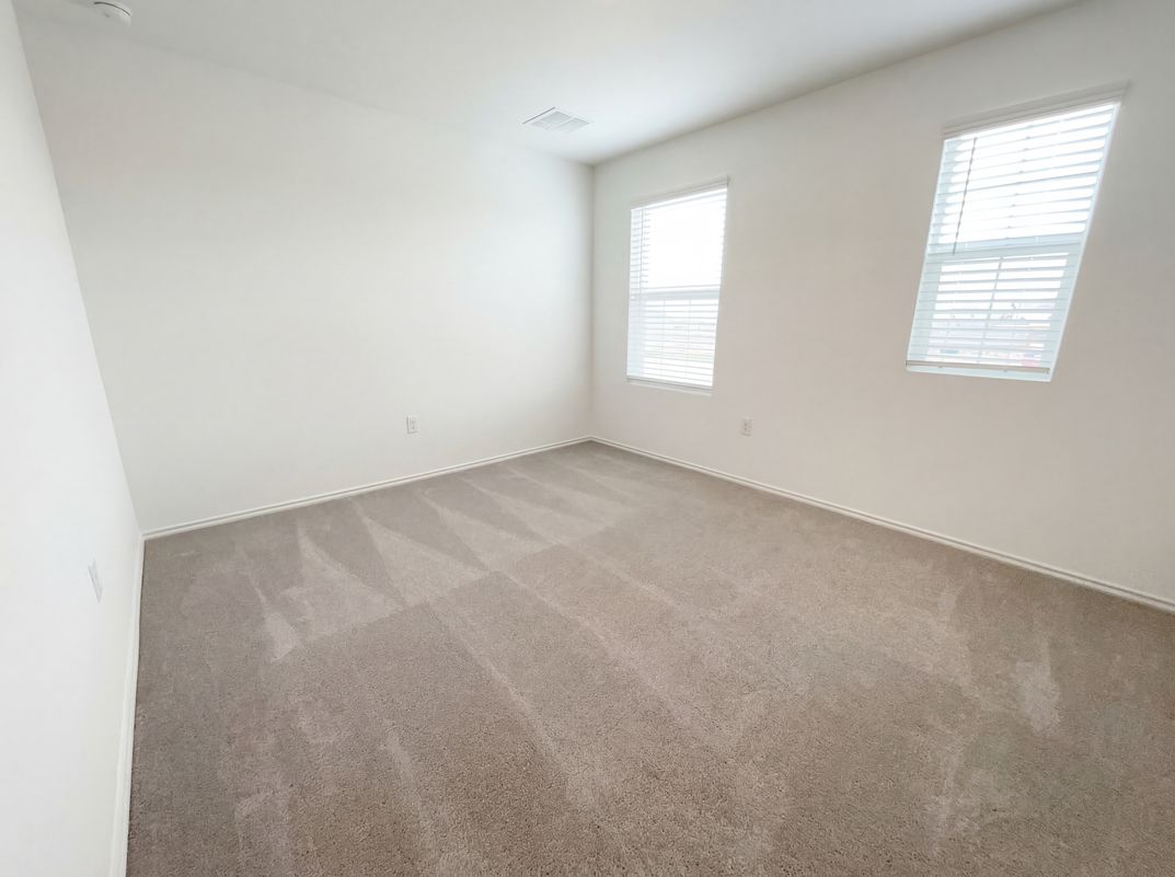 Photo 7 of 24 of 501 Vantage Dr, Hutto, TX