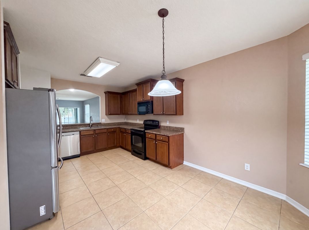 Photo 16 of 24 of 12902 Scout Ct, Grand Island, FL
