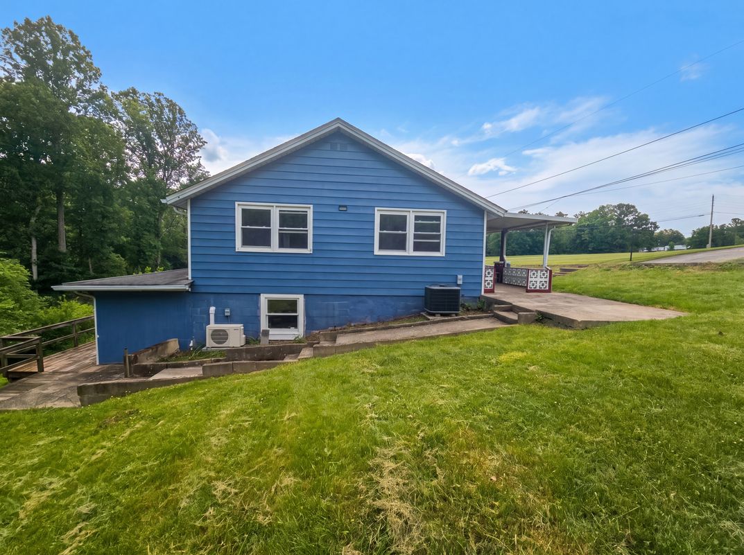 Photo 16 of 19 of 3209 Swan Pl, Lynchburg, VA