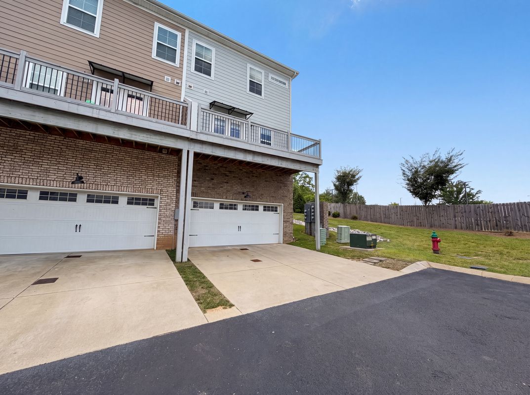 Photo 26 of 31 of 200 Kinsale Dr, Spring Hill, TN