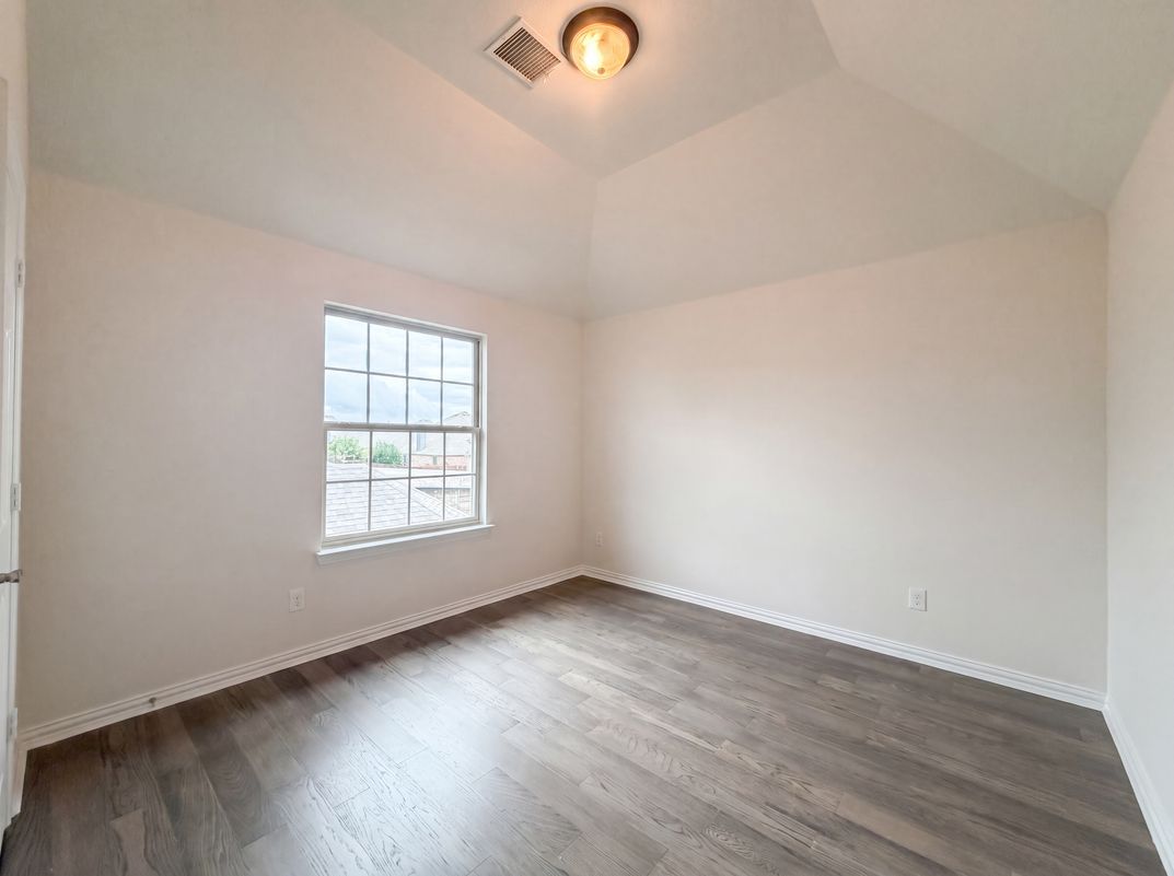 Photo 9 of 17 of 1421 Caruth Ln, Celina, TX