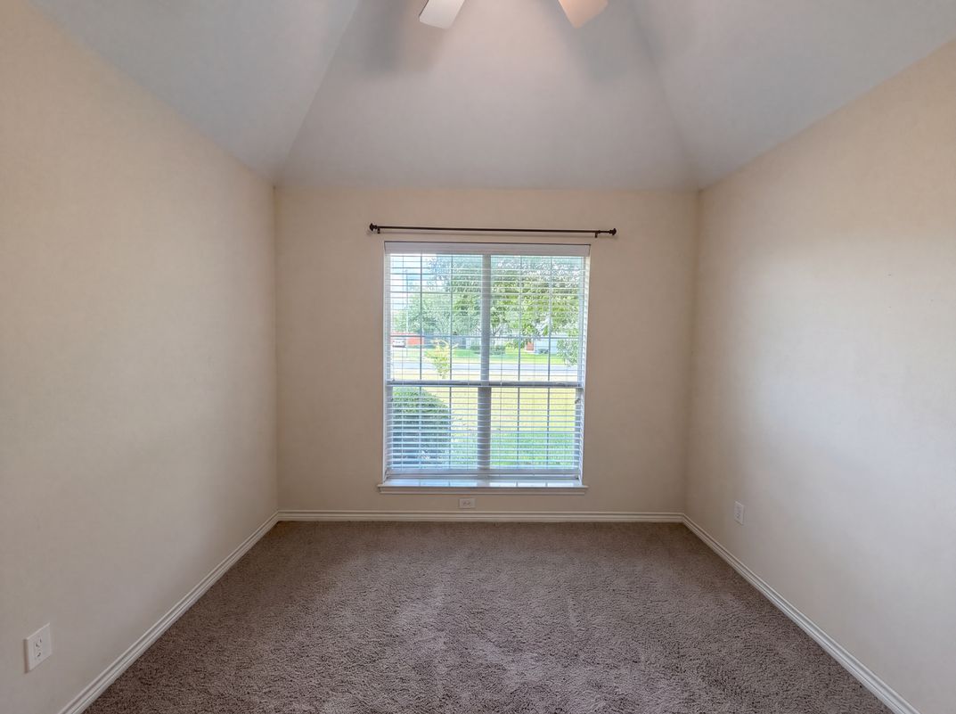 Photo 8 of 16 of 11117 Weatherford Dr, Belton, TX