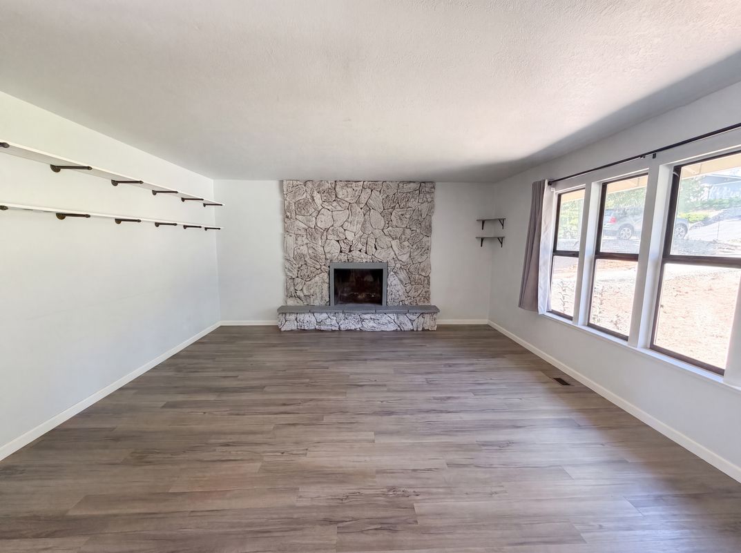 Photo 3 of 34 of 23944 Oakmont Way, Auburn, CA