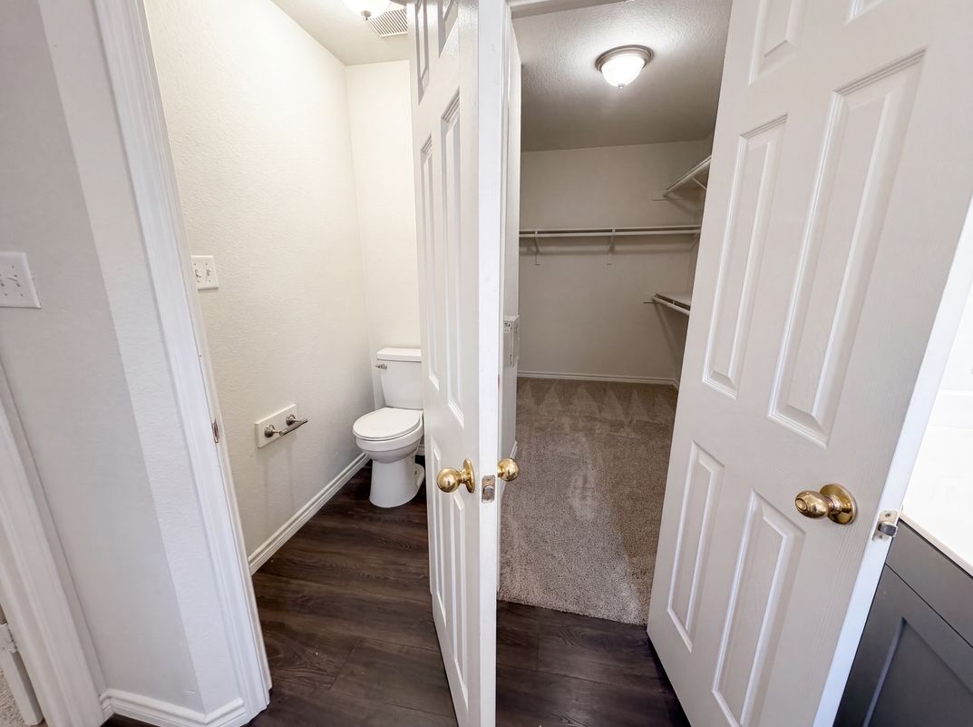 Photo 20 of 21 of 109 Eagle Dr, Luling, TX