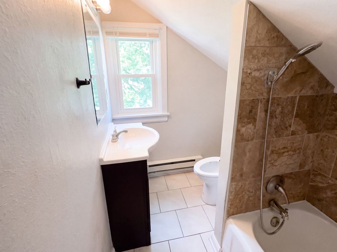 Photo 12 of 32 of 608 Howland Ave, Toledo, OH