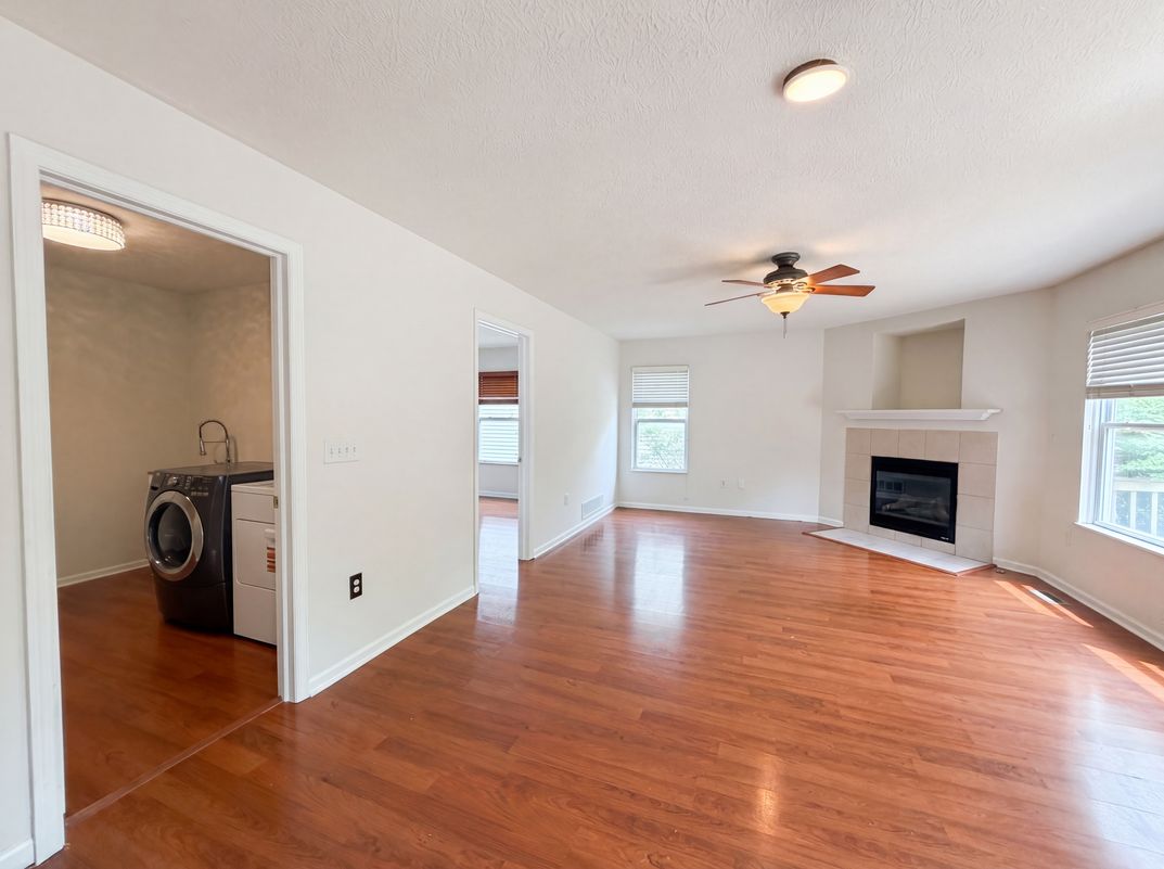 Photo 3 of 44 of 7966 Lazelle Woods Dr, Westerville, OH