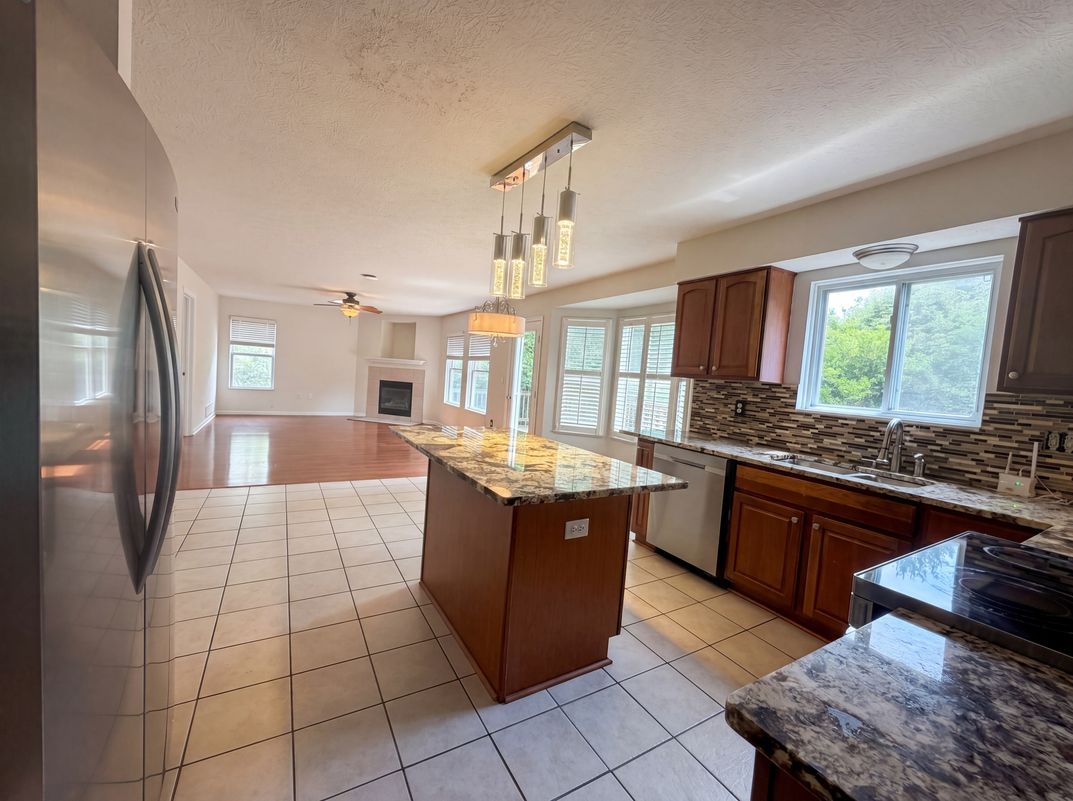Photo 2 of 44 of 7966 Lazelle Woods Dr, Westerville, OH