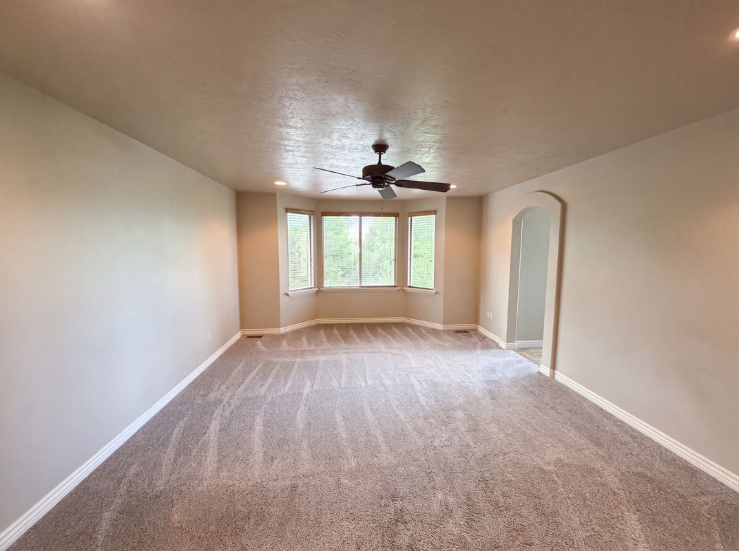 Photo 7 of 31 of 14496 S Fox Creek Dr, Herriman, UT