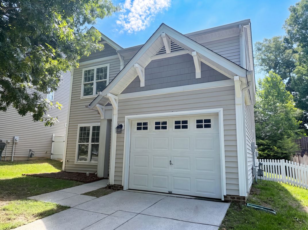 Photo 14 of 17 of 10648 Secret Garden Ln, Charlotte, NC