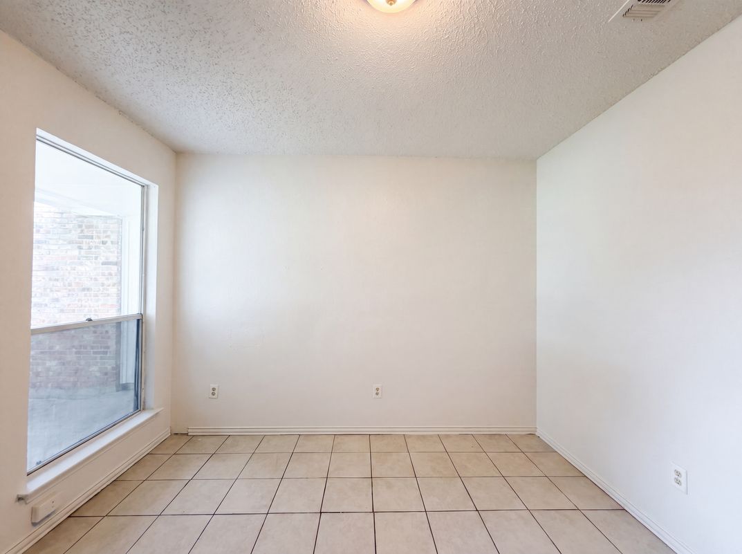 Photo 12 of 16 of 1803 Frontier Trl, Round Rock, TX