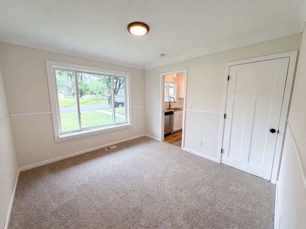 Photo 9 of 27 of 1695 Abell St, Maplewood, MN