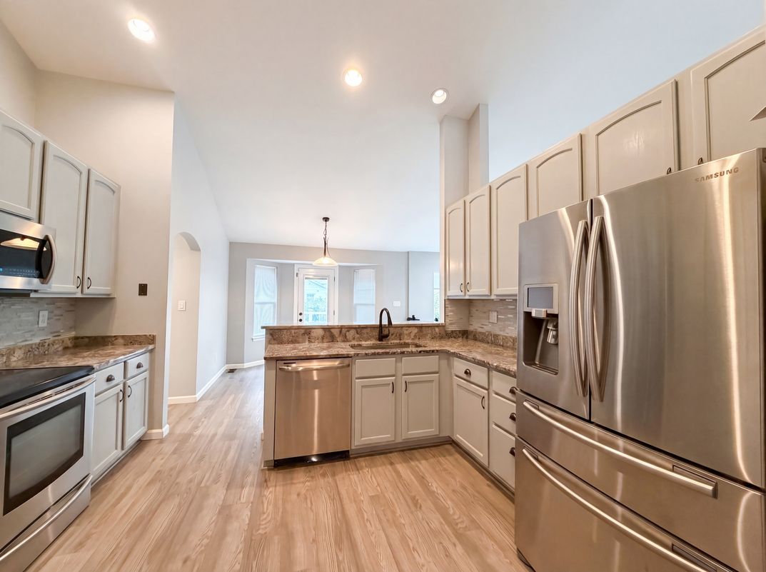 Property photo 2 of 16802 Enderbush Ln