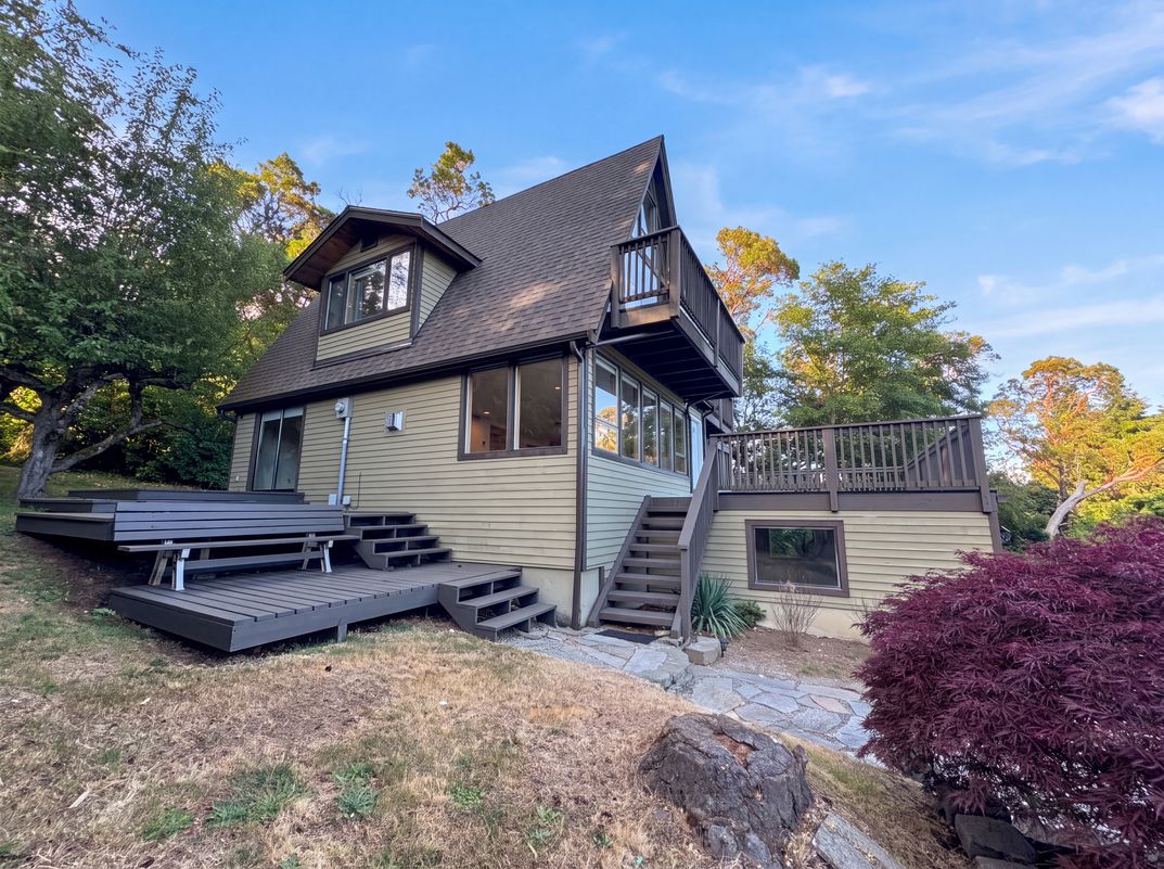 Photo 5 of 29 of 4510 SW 244th St, Vashon, WA