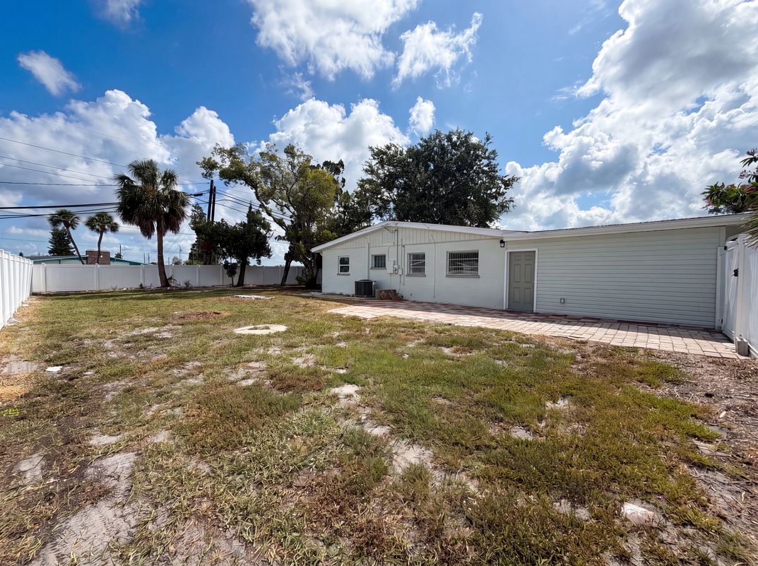 Photo 21 of 23 of 5306 3rd St W, Bradenton, FL