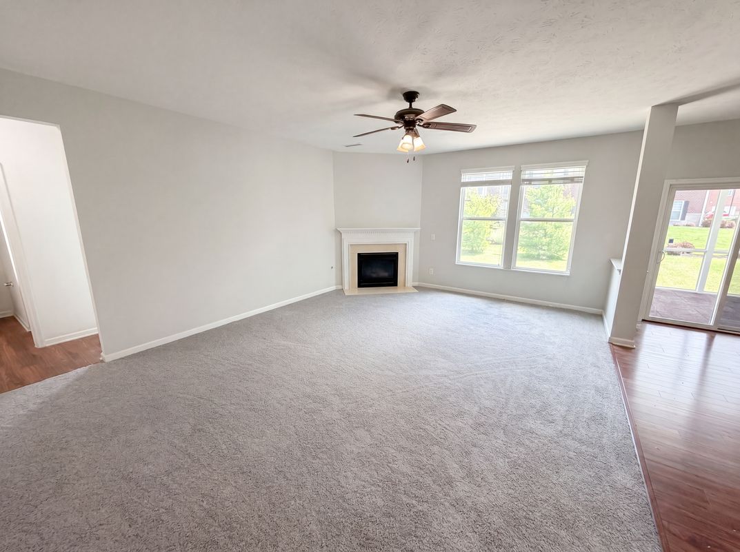 Photo 3 of 30 of 15188 Brantley Ln, Noblesville, IN