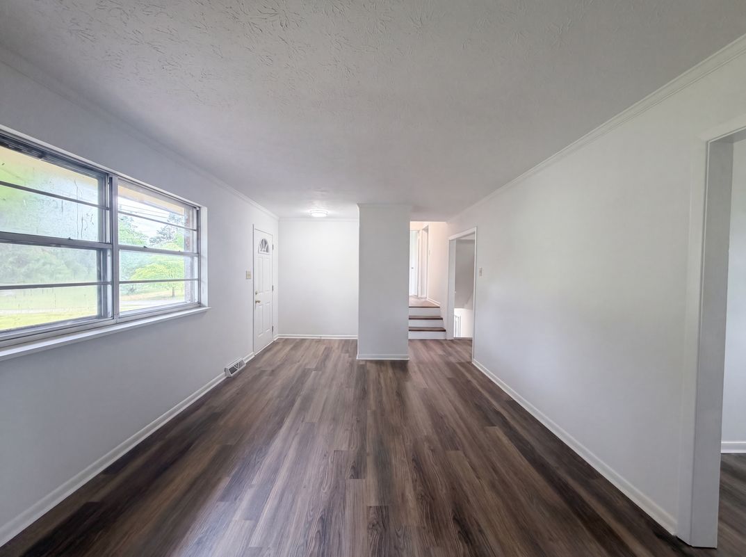 Photo 8 of 29 of 508 Bromley Ln, Knoxville, TN