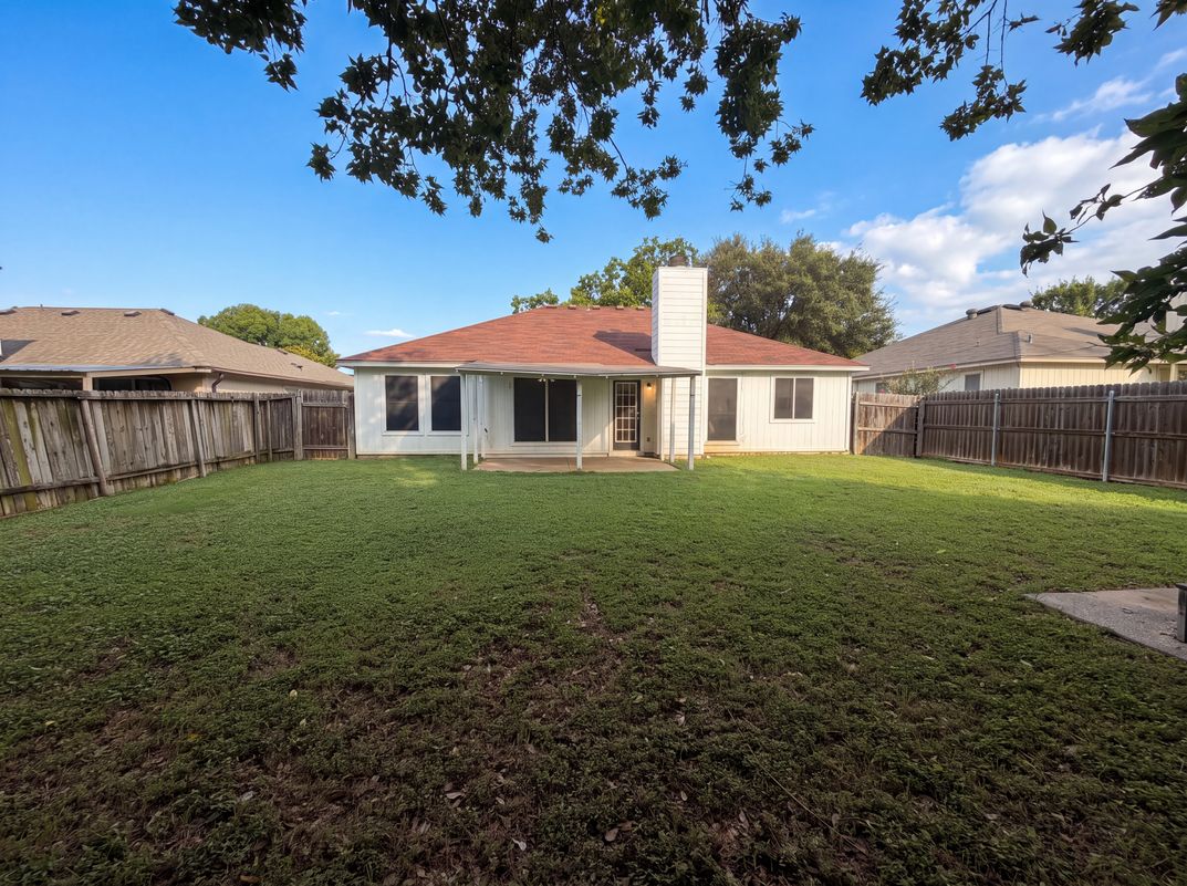 Photo 5 of 16 of 129 Meadowbrook Dr, Temple, TX