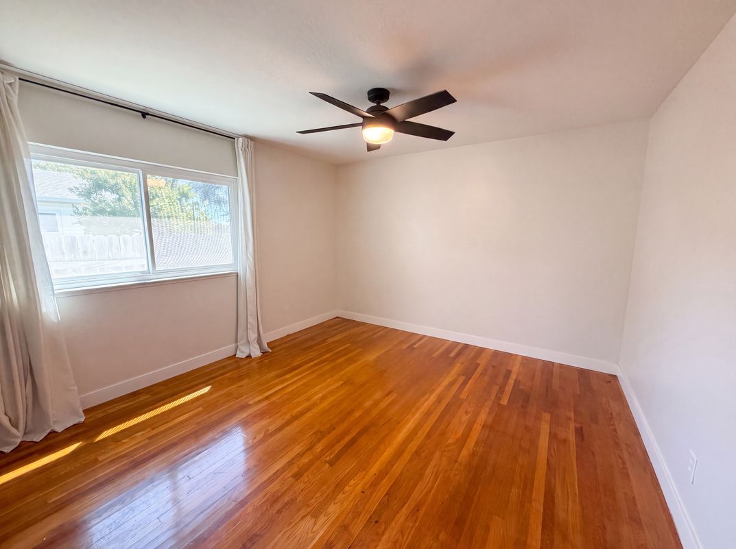 Photo 8 of 27 of 9630 Beachwood Dr, Orangevale, CA