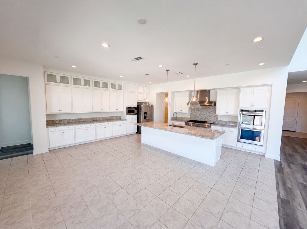 Photo 14 of 43 of 17698 Col Ranch Dr, Riverside, CA