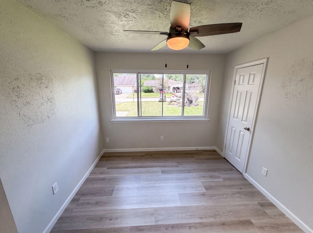 Photo 10 of 20 of 318 Floravista Dr, Webster, TX