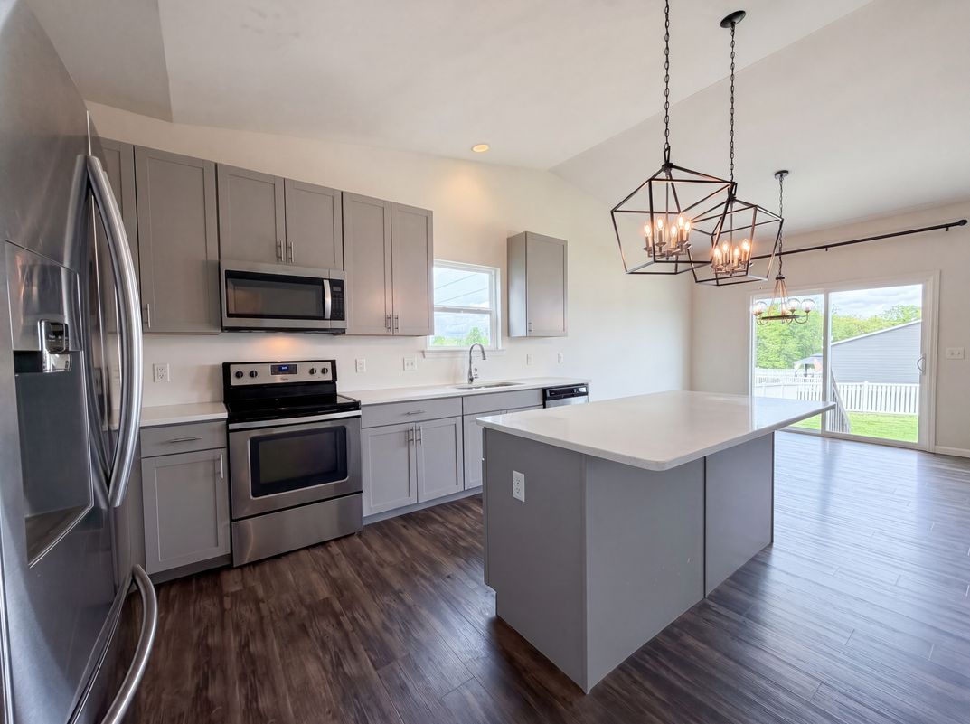 Photo 10 of 22 of 1034 Sweet River Dr, Saint Paul, MO