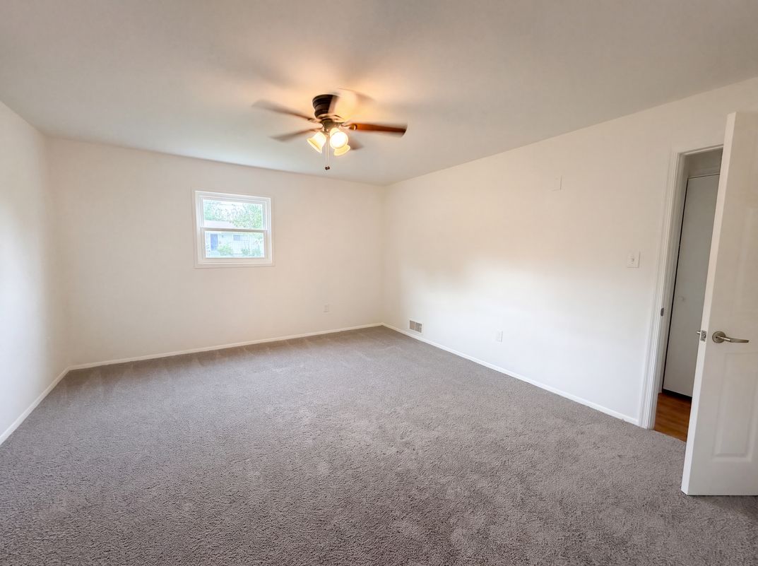 Photo 19 of 32 of 13512 Fitzhugh Ln, Woodbridge, VA