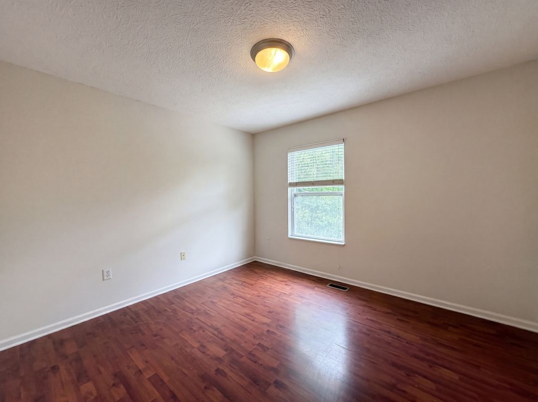 Photo 23 of 44 of 7966 Lazelle Woods Dr, Westerville, OH