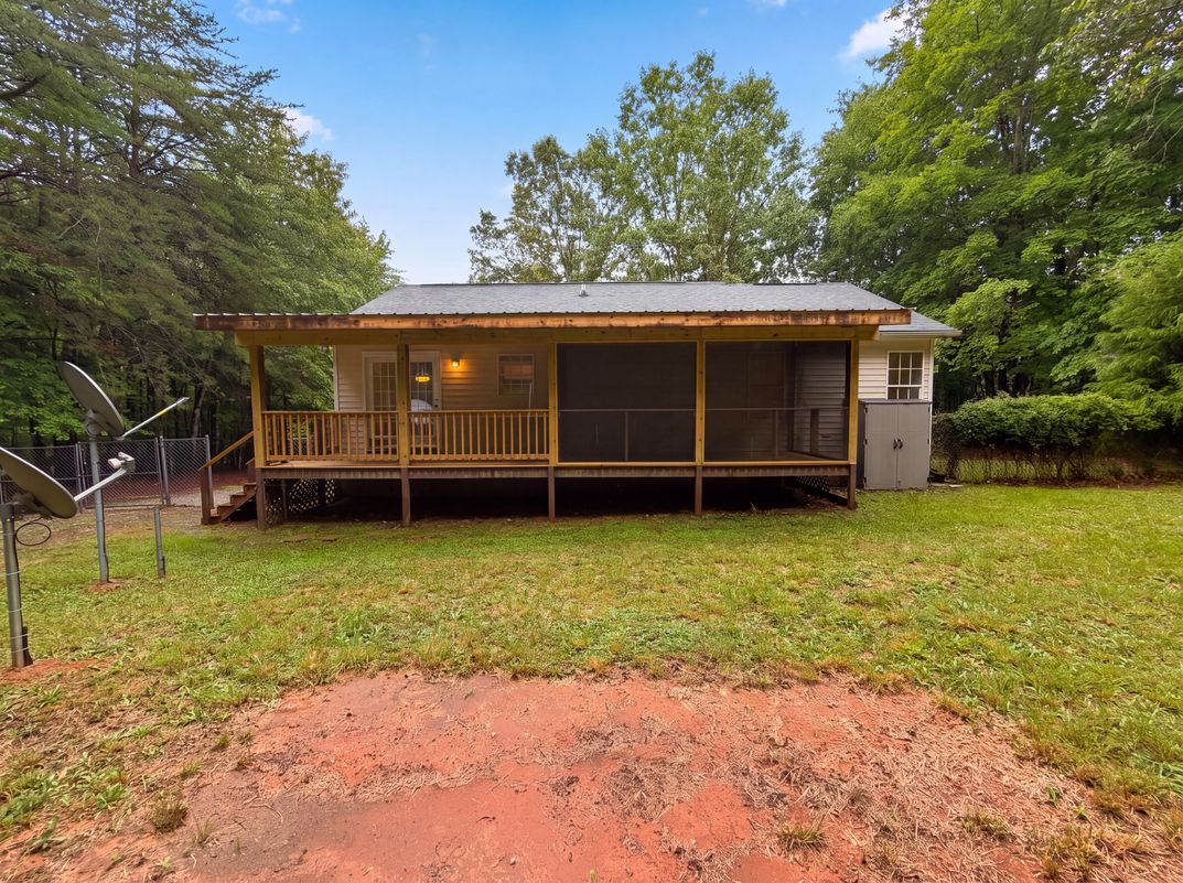 Photo 5 of 16 of 5501 Wagon Farm Rd, Efland, NC
