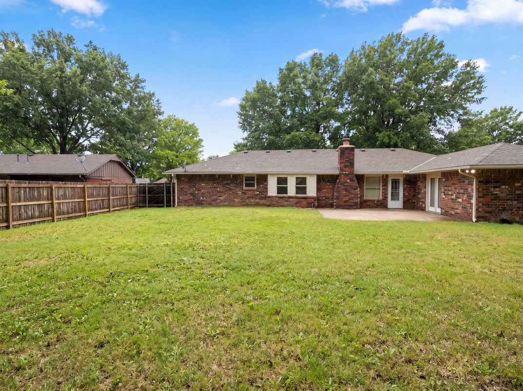 Photo 44 of 46 of 4600 Rolling Hills Dr, Bartlesville, OK