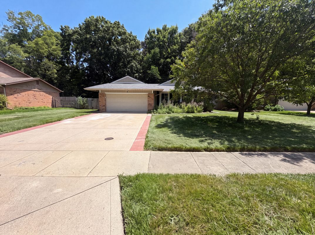 Property photo 1 of 8223 Taunton Rd