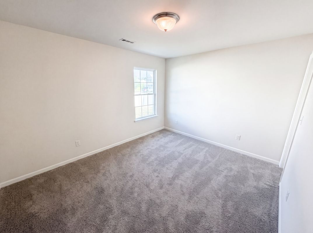Photo 15 of 26 of 9833 Wardley Dr, Charlotte, NC