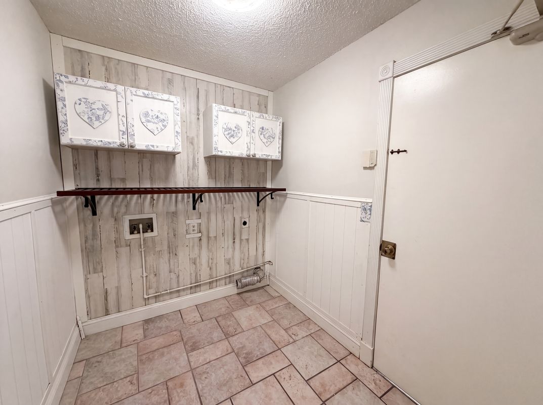 Photo 15 of 22 of 1701 Larabie Ct, Brandon, FL