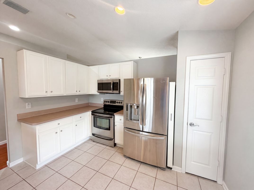 Property photo 2 of 575 Sea Holly Dr