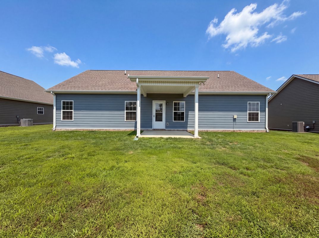 Photo 5 of 23 of 734 Mitscher Dr, Spring Hill, TN