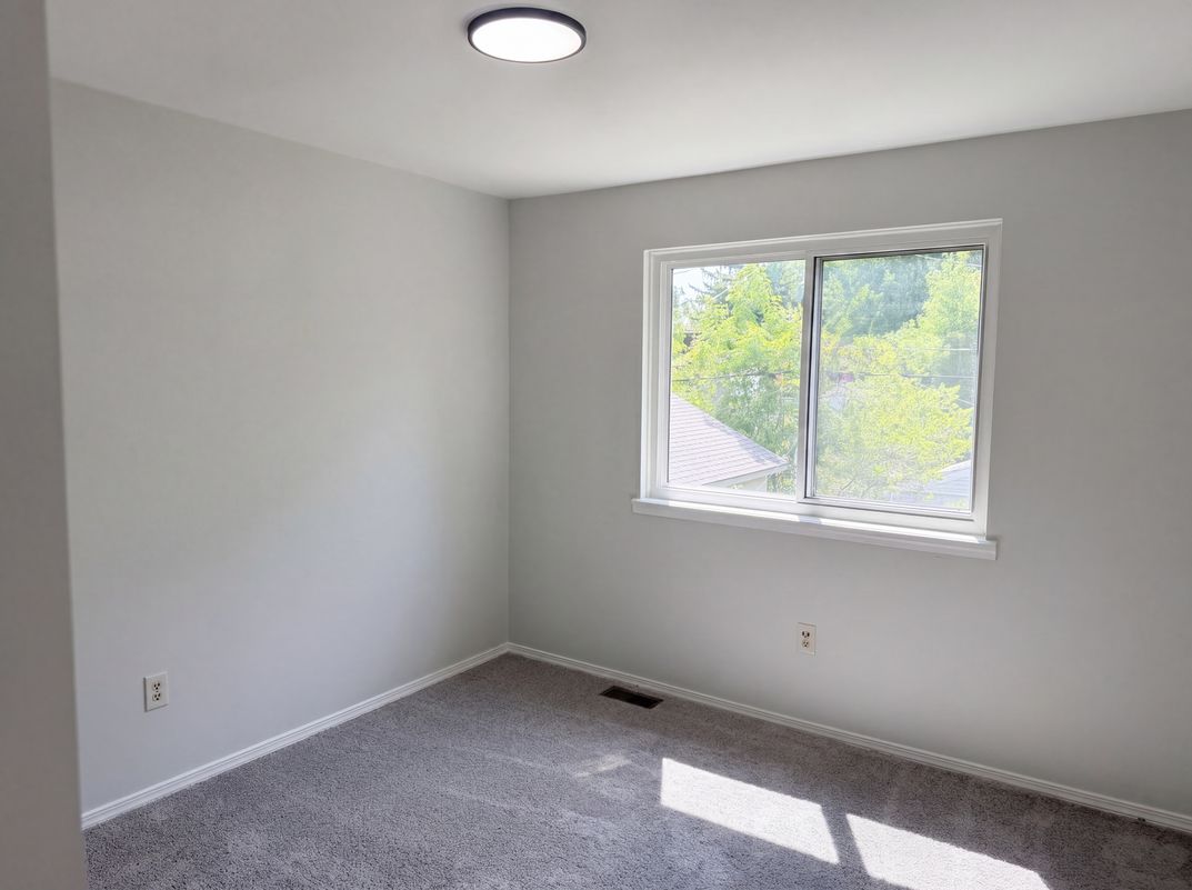 Photo 13 of 28 of 21425 Averhill St, Farmington Hills, MI